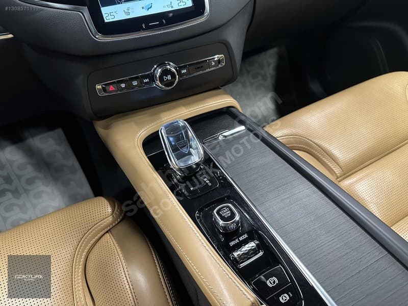 Volvo XC90 2.0 D B5 Inscription — 30